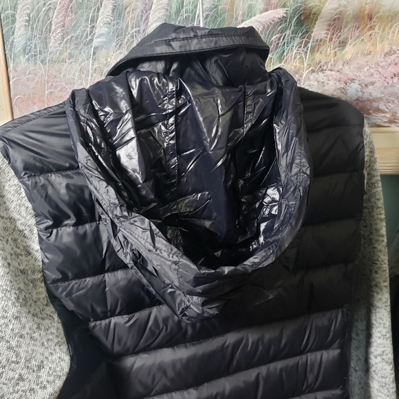 Tommy Hilfiger- Natural Down Jacket - Size Medium - Picture 3 of 12